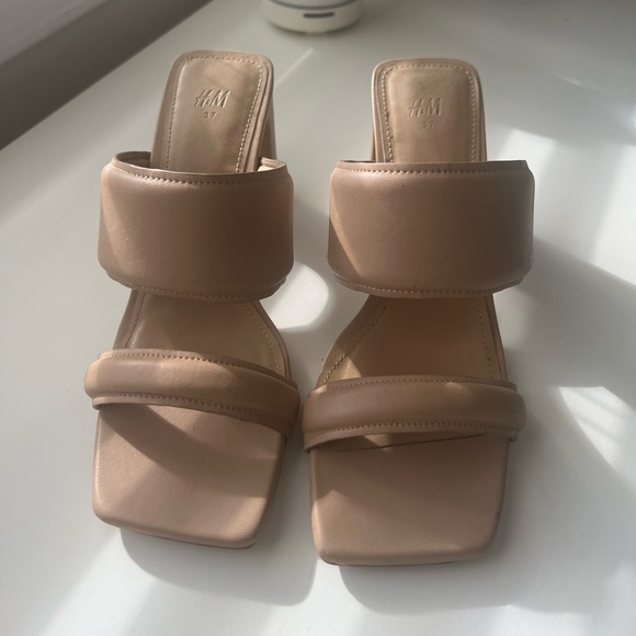 Nude slide on heals - Picture 2 of 3